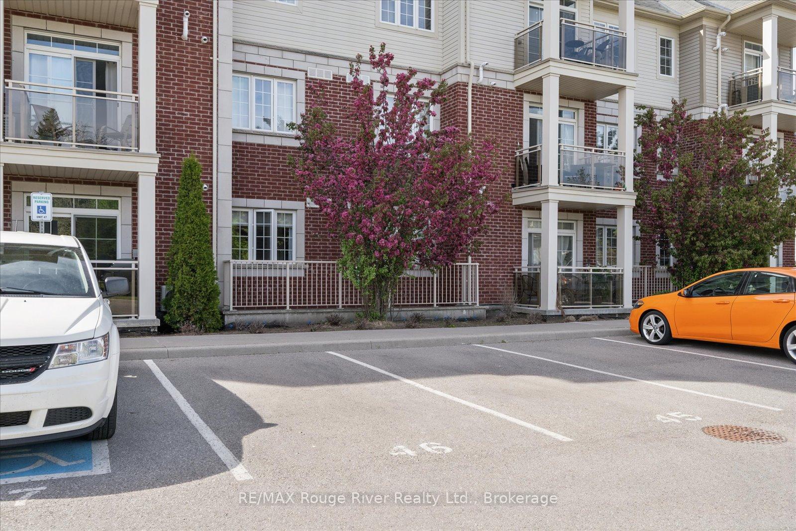 84 Aspen Springs Drive 124, Clarington — photo 4 of 5