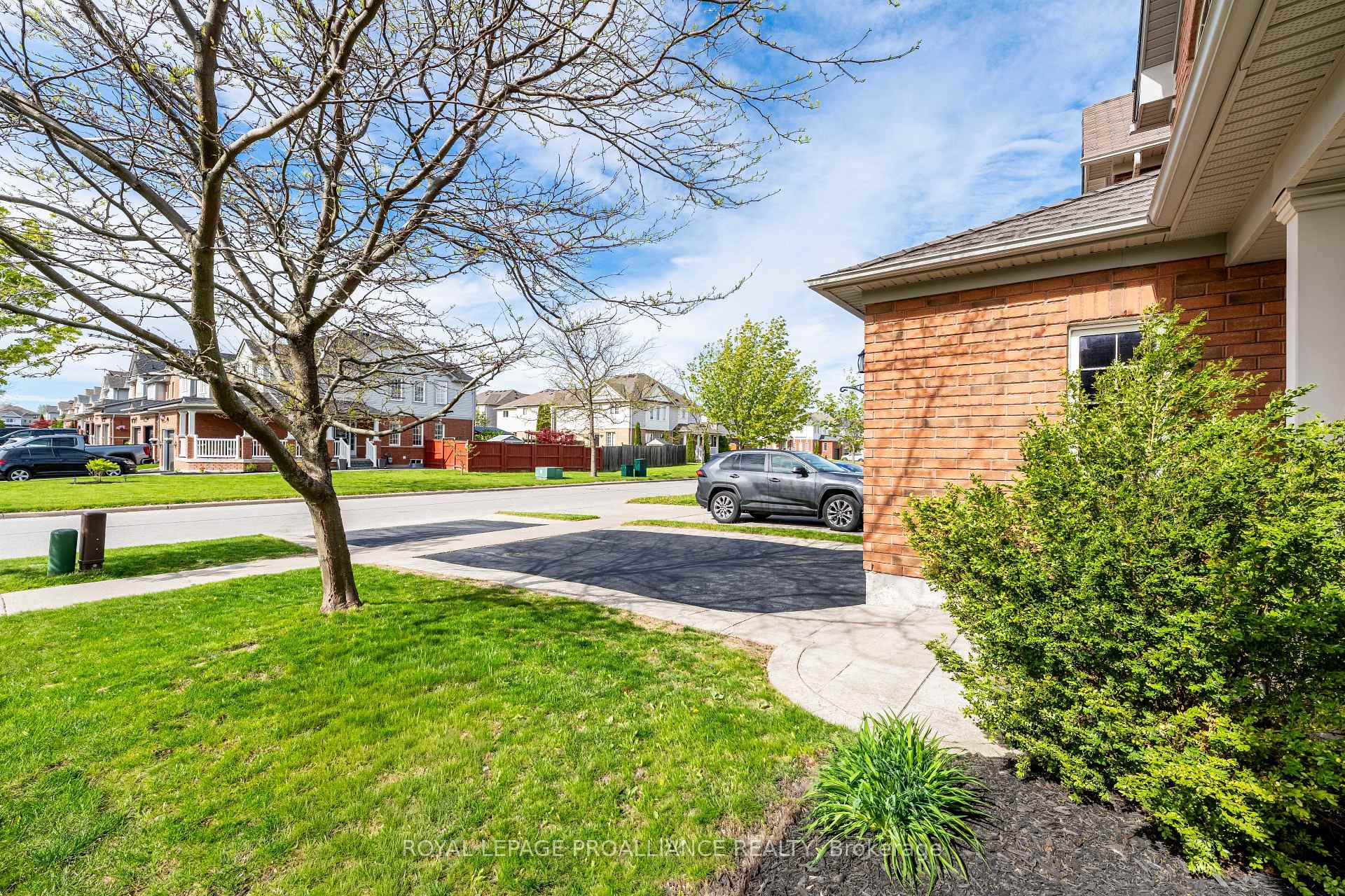 23 Courvier Crescent, Clarington — photo 4 of 5