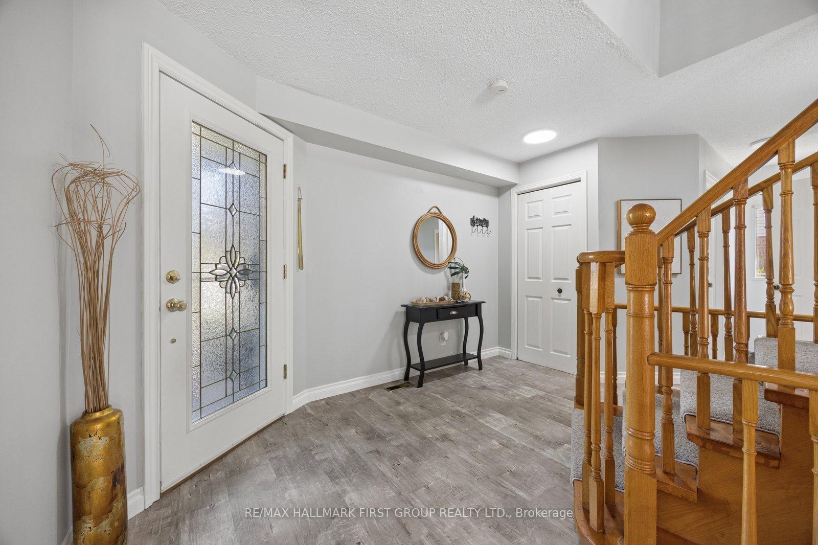 28 Empson Court, Ajax — photo 2 of 5