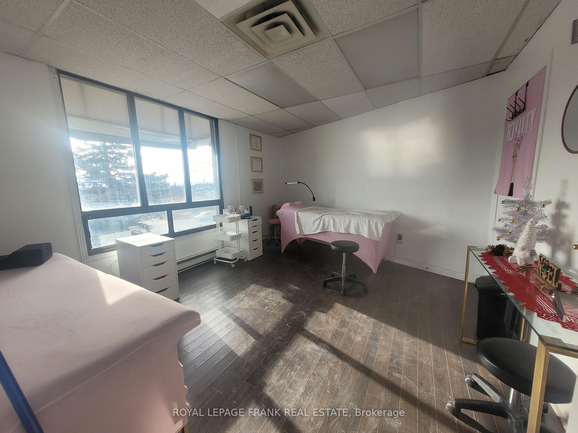 1500 King Street W Suite 204, Clarington — photo 2 of 5