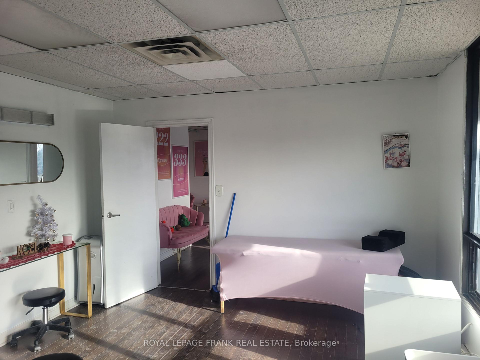 1500 King Street W Suite 204, Clarington — photo 3 of 5