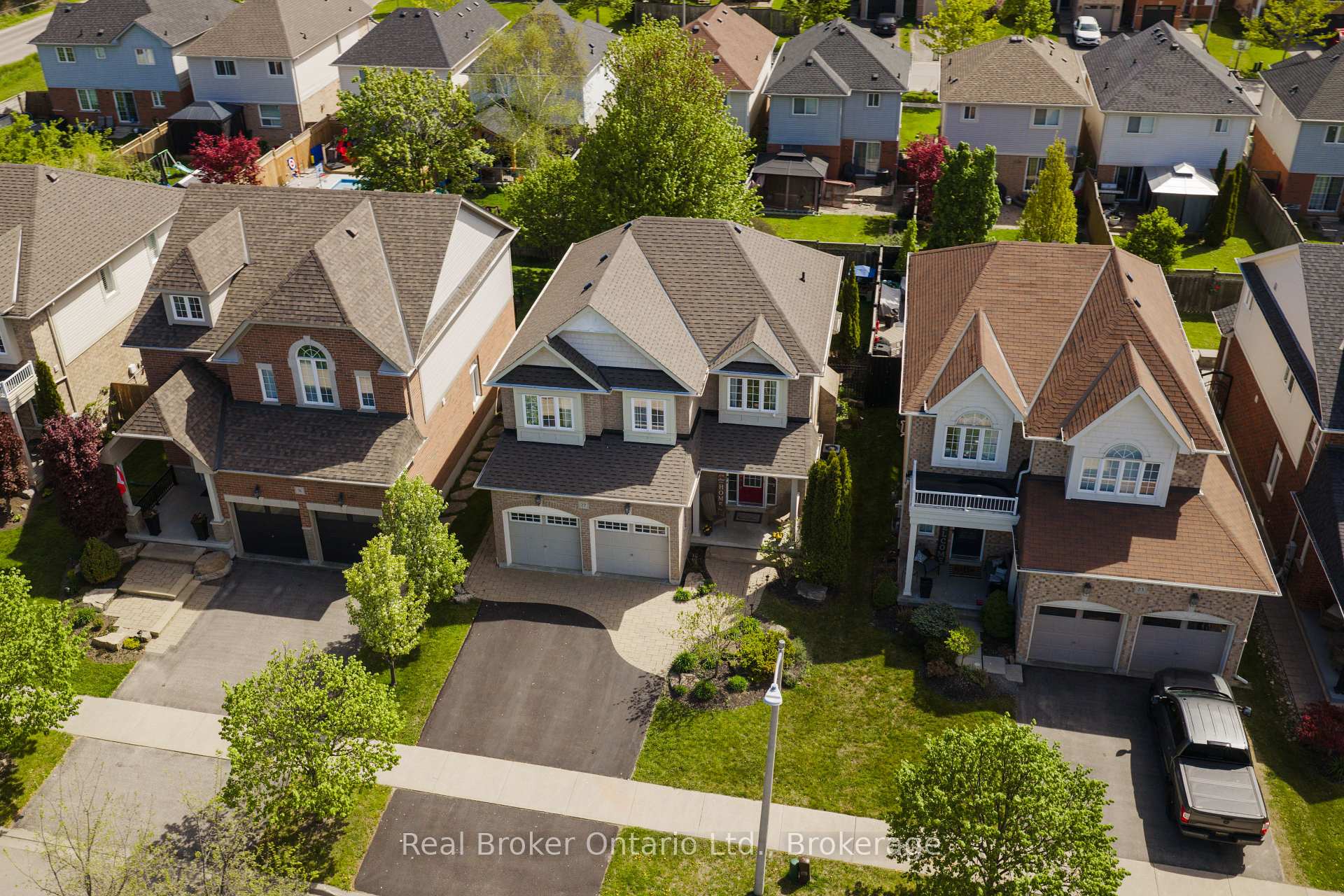 27 Goodall Crescent, Clarington — photo 5 of 5