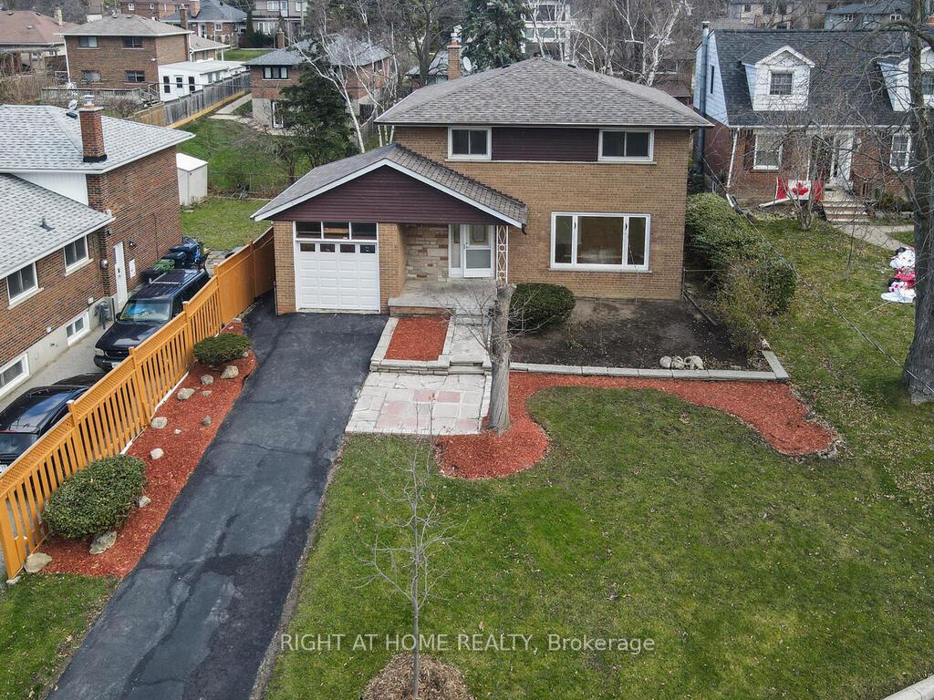 9 Allister Avenue, Toronto E08, ON M1M 3K7 — Toronto E08, Ontario