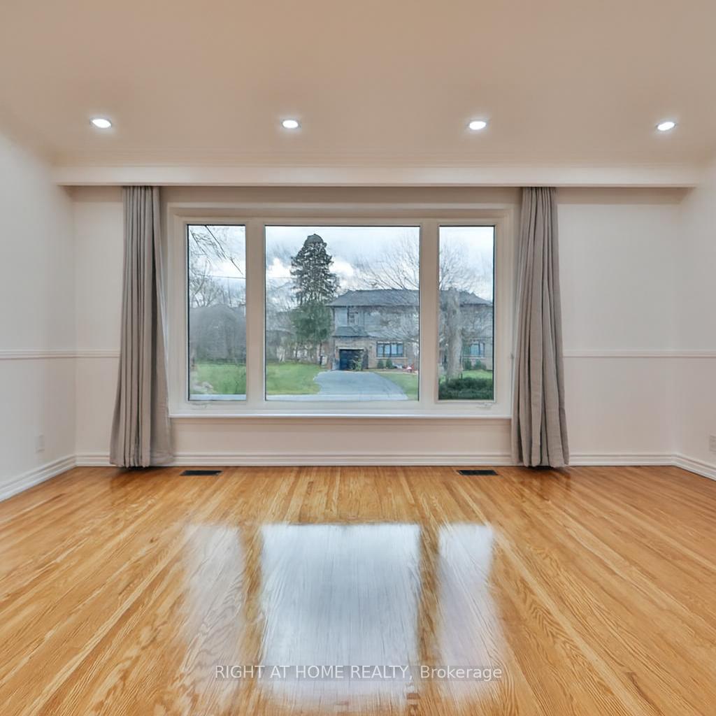 9 Allister Avenue, Toronto E08 — photo 5 of 5