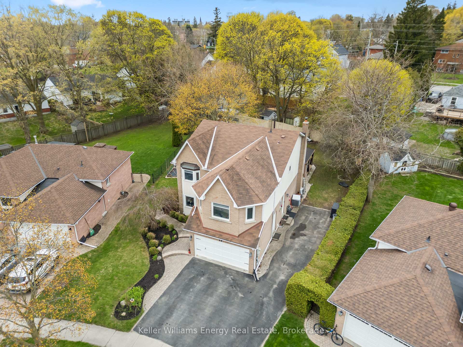 19 Farncomb Crescent, Clarington, ON L1C 4L5 — Clarington, Ontario