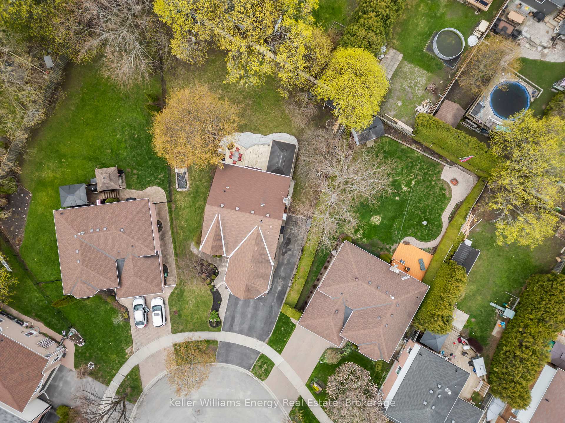 19 Farncomb Crescent, Clarington — photo 4 of 5