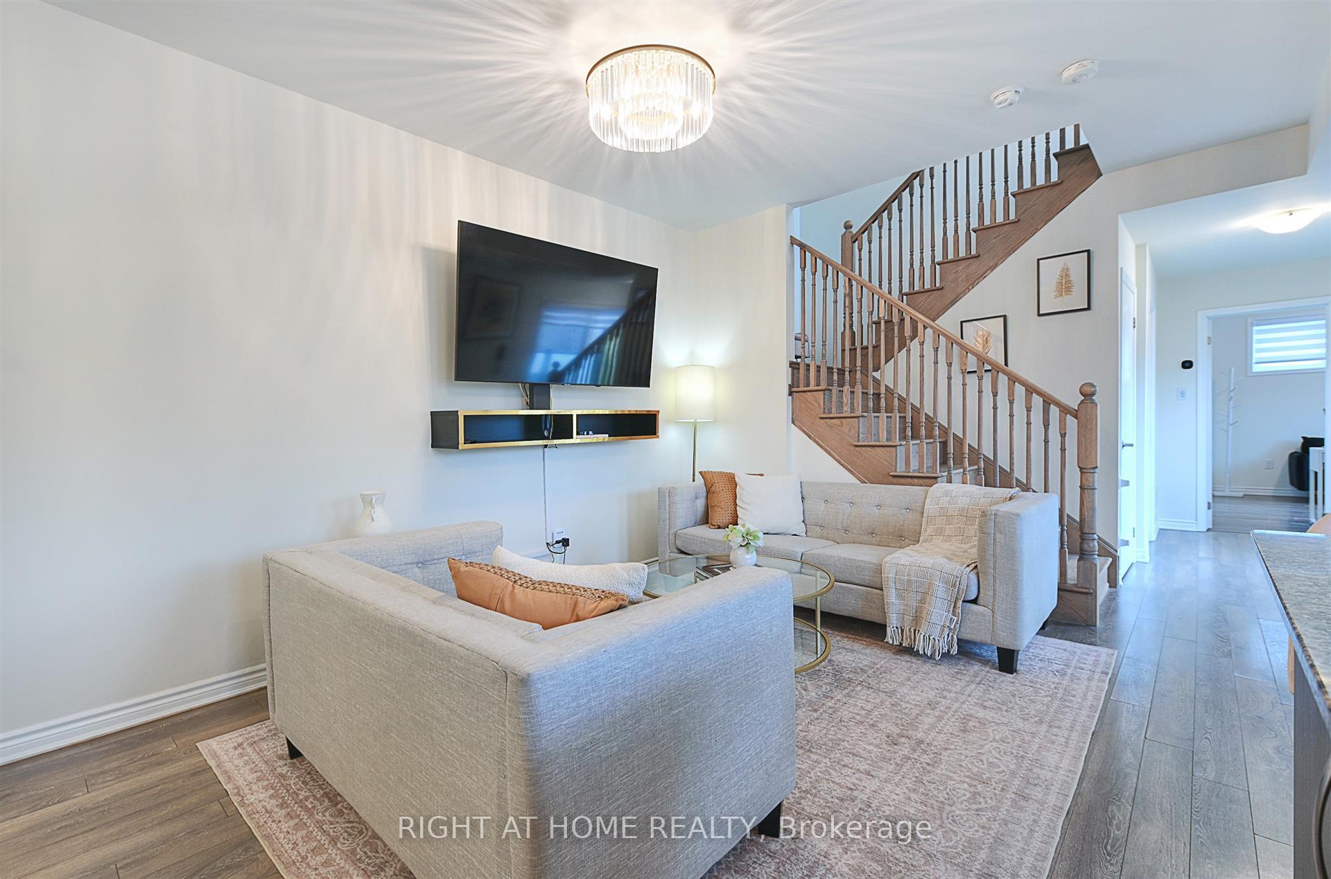 1148 Dragonfly Avenue 403, Pickering — photo 3 of 5
