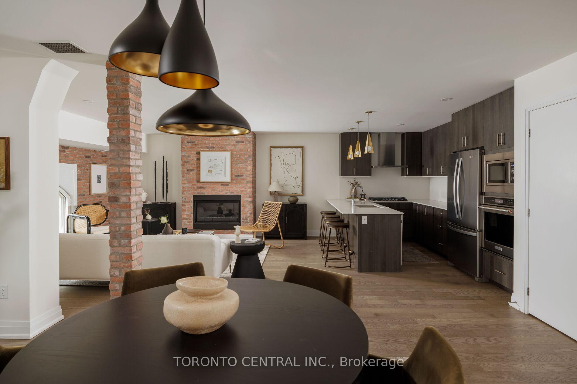 175 Jones Avenue 2, Toronto E01, ON M4M 3A2 — Toronto E01, Ontario