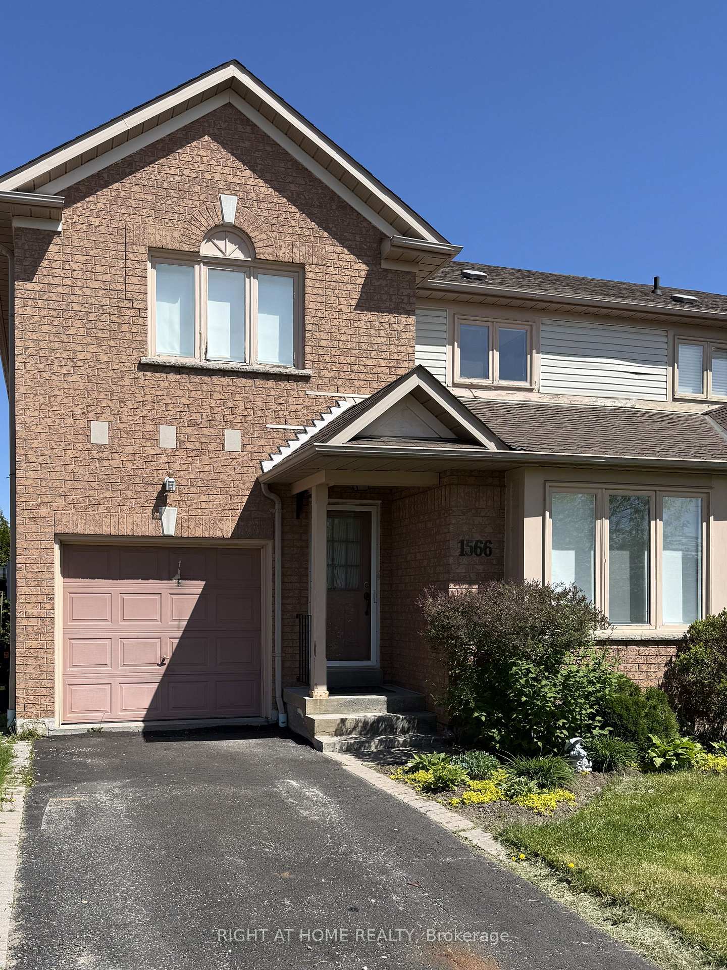 1566 Arcadia Square, Pickering, ON L1V 6W6 — Pickering, Ontario