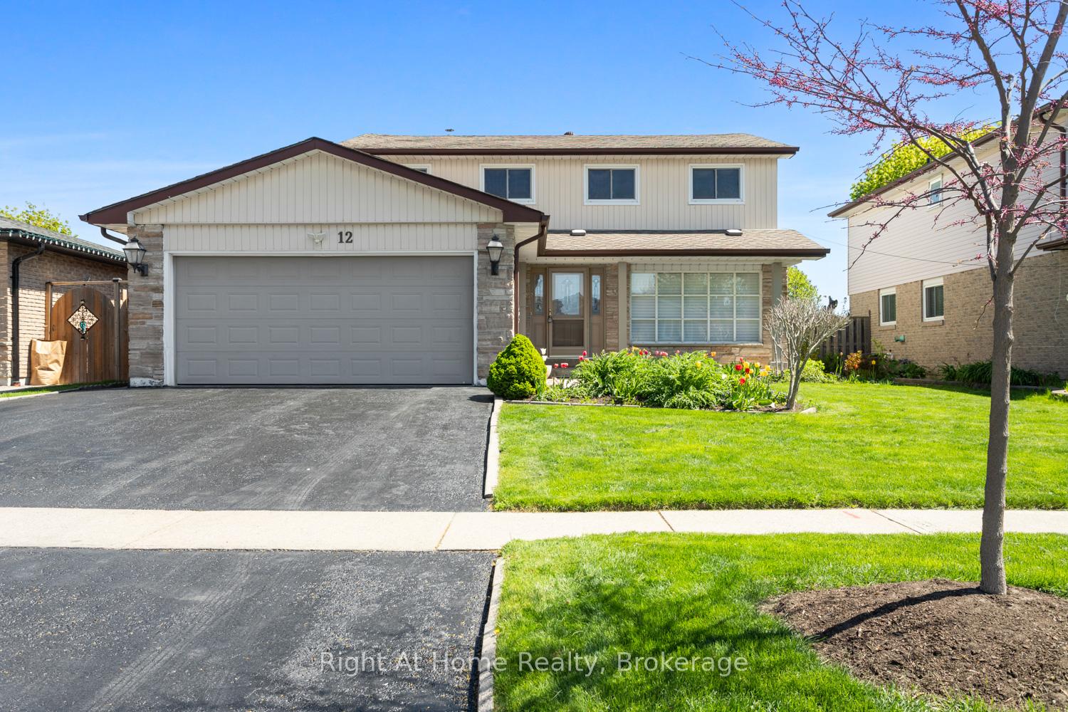 12 Pittmann Crescent, Ajax — photo 3 of 5