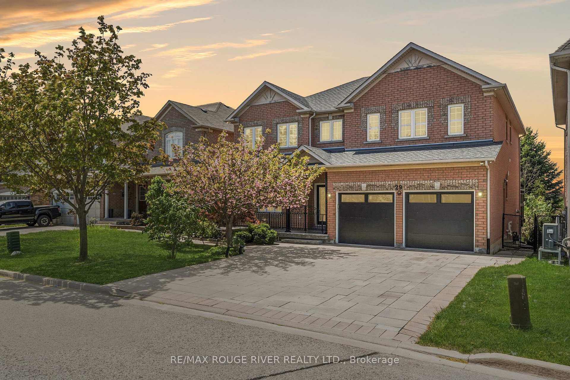 29 Sheldon Drive, Ajax, ON L1T 4K7 — Ajax, Ontario