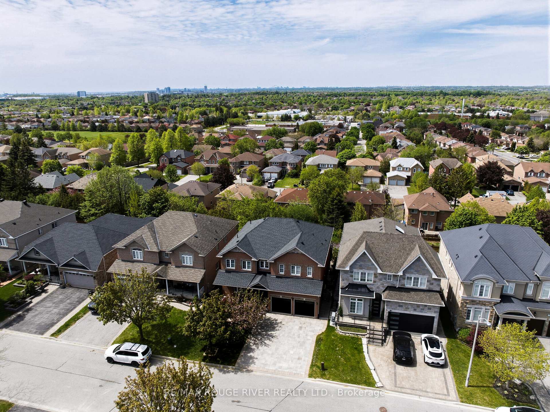 29 Sheldon Drive, Ajax — photo 2 of 5