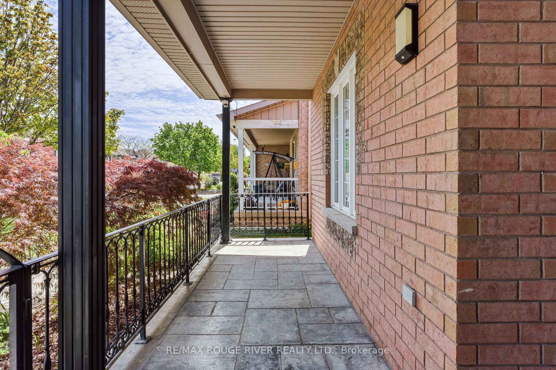 29 Sheldon Drive, Ajax — photo 3 of 5