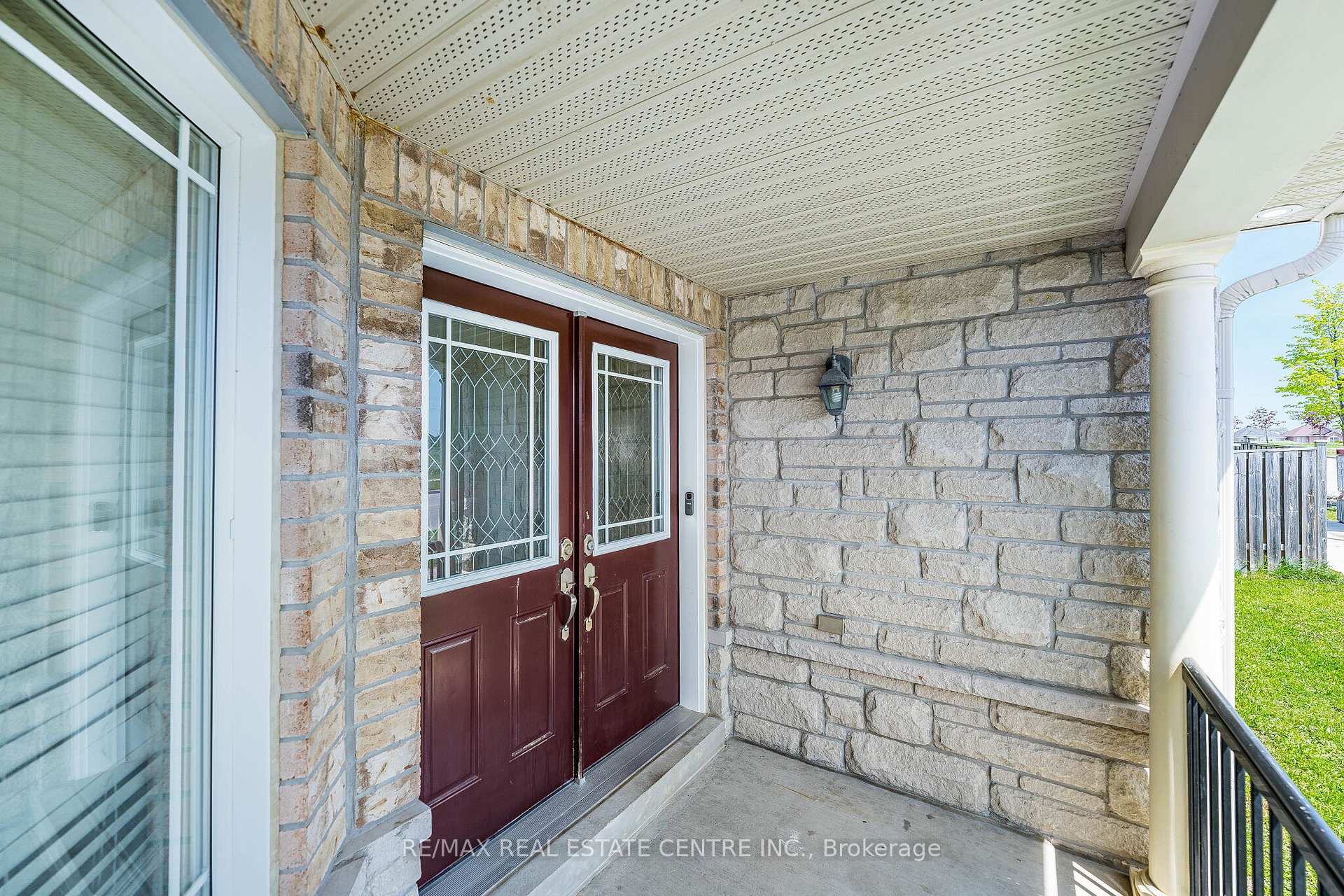 1 Arfield Avenue, Ajax — photo 4 of 5