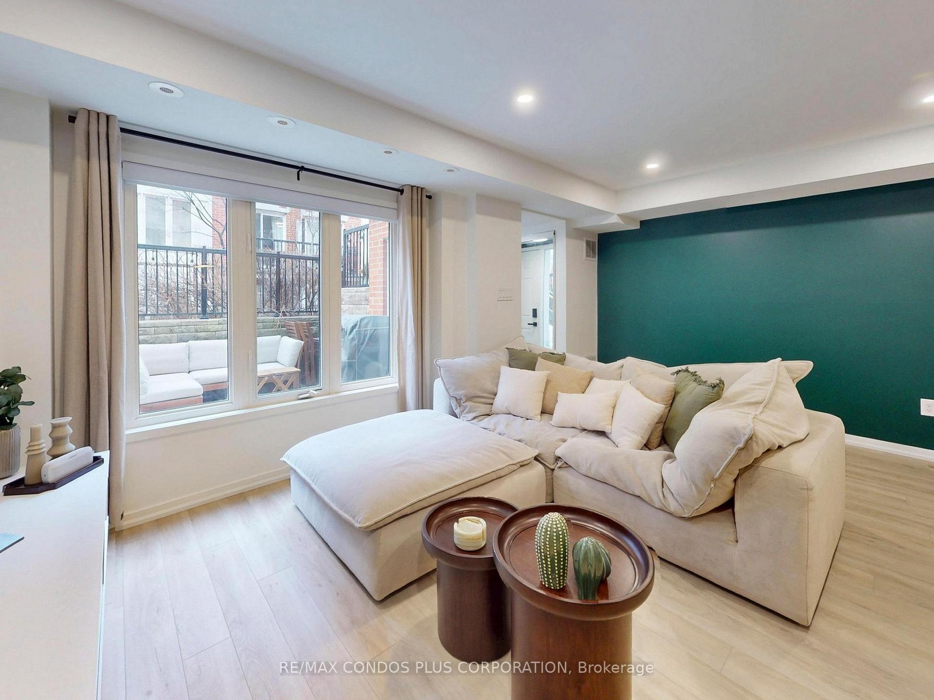 29 Florence Wyle Lane 38, Toronto E01, ON M4M 3E7 — Toronto E01, Ontario