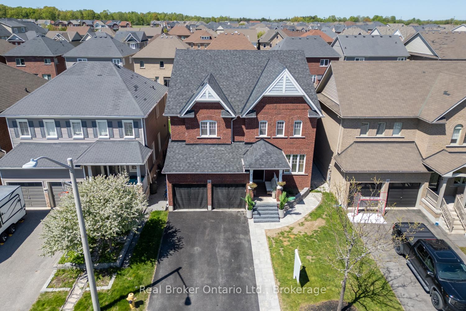 42 Ted Miller Crescent, Clarington — photo 4 of 5