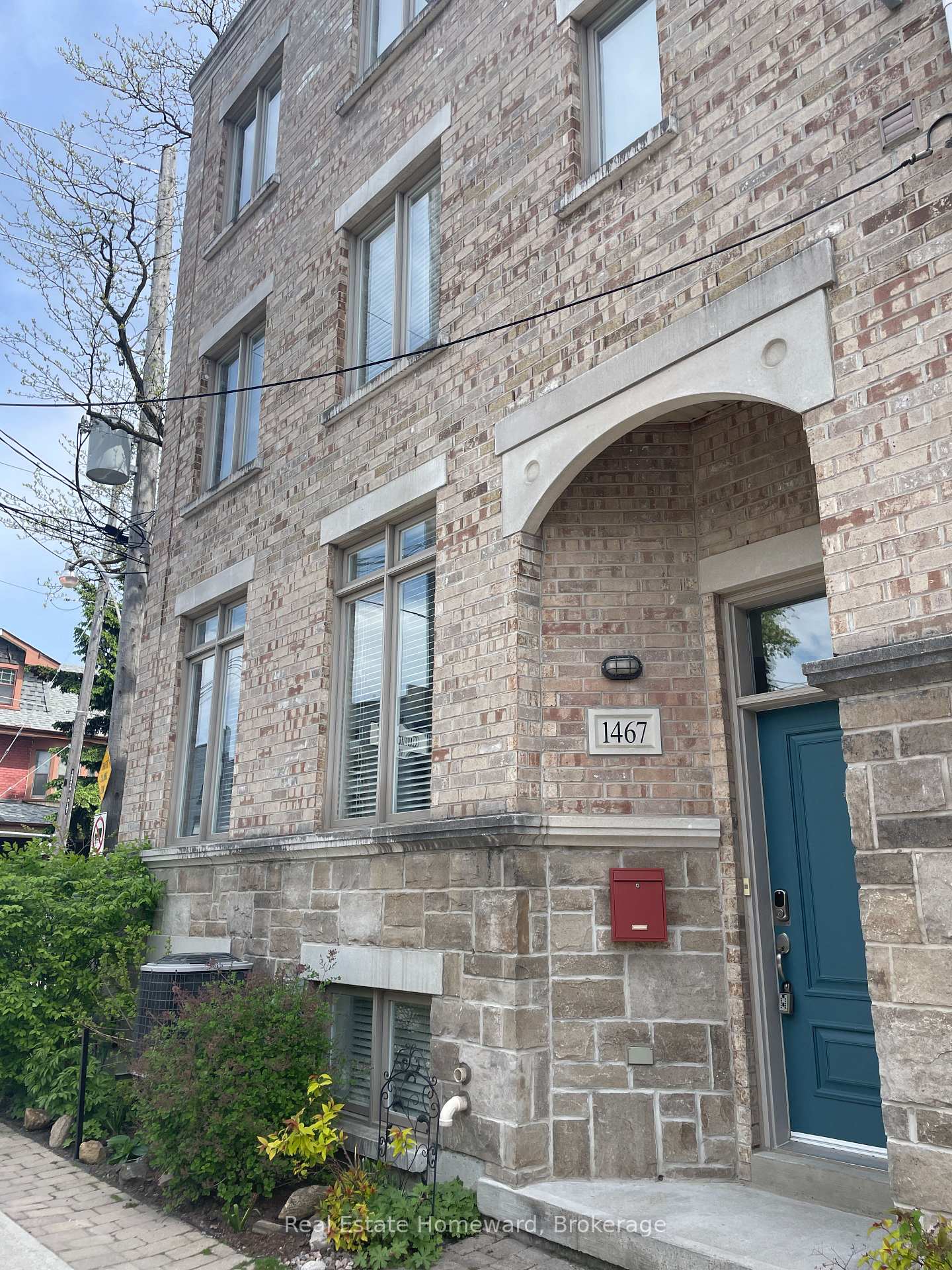 1467 Dundas Street E, Toronto E01 — photo 3 of 5