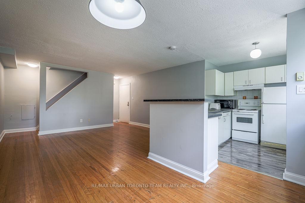 1346 Queen Street E 1, Toronto E01 — photo 2 of 5