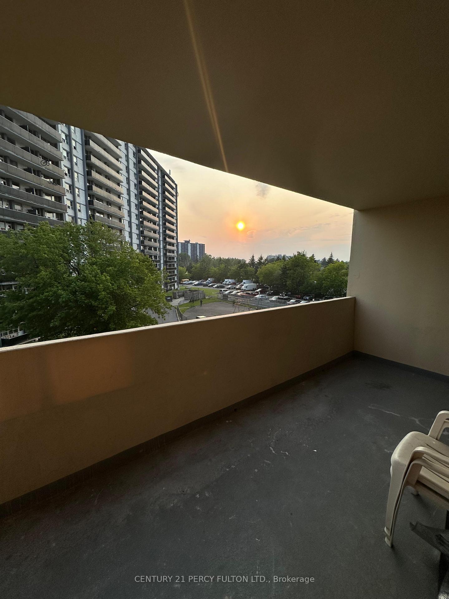 3420 Eglinton Avenue E 404, Toronto E08 — photo 3 of 5