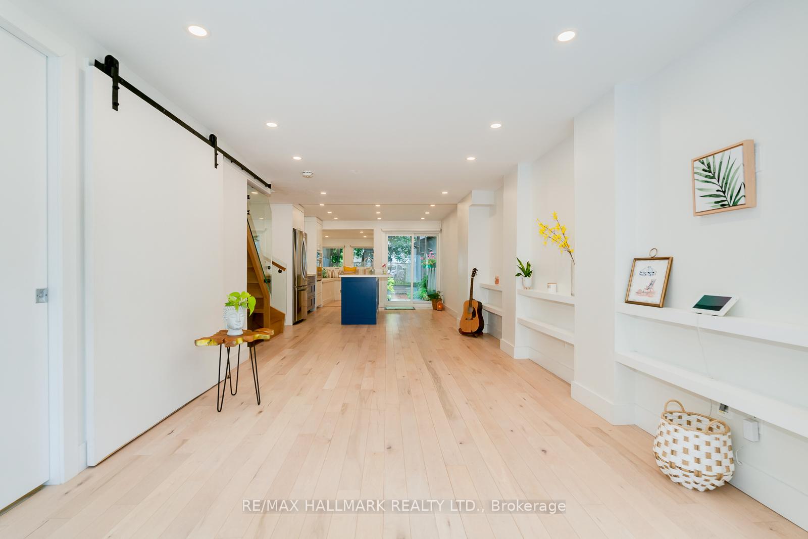 37 Craven Road, Toronto E01, ON M4L 2Z4 — Toronto E01, Ontario