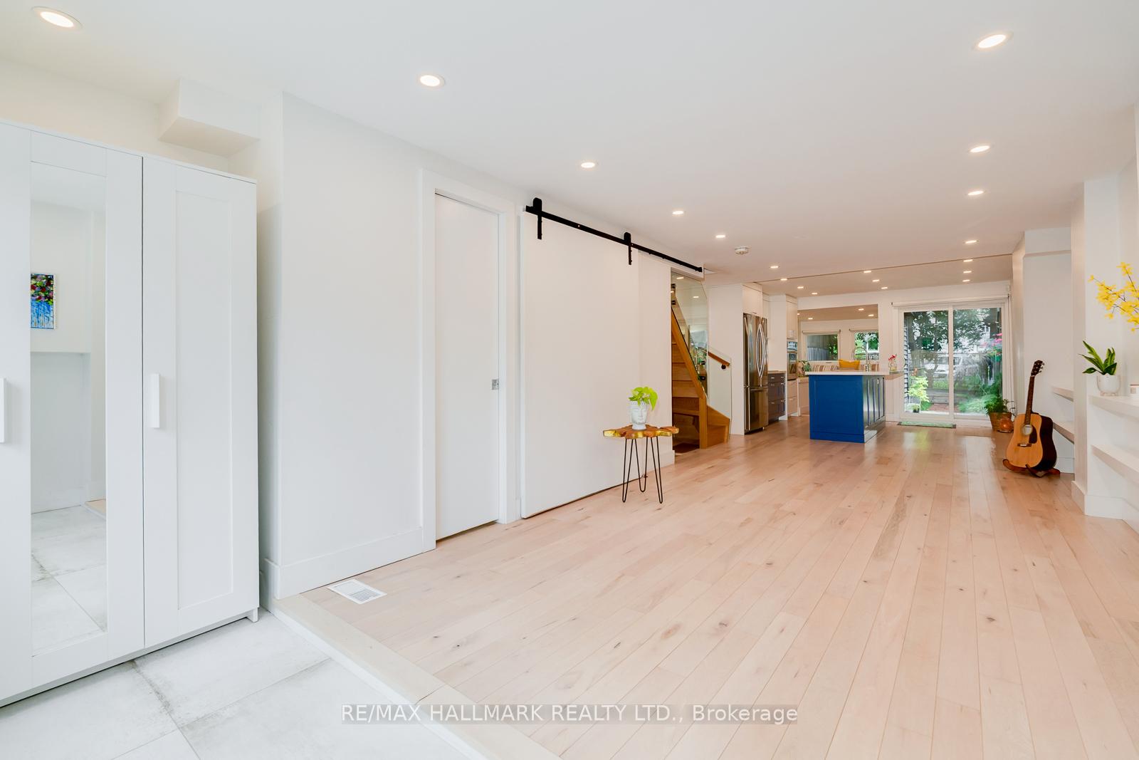 37 Craven Road, Toronto E01 — photo 5 of 5