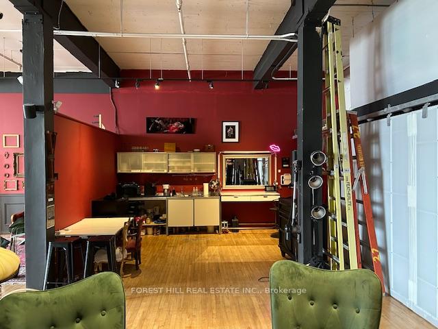 9 Davies Avenue 303, Toronto E01 — photo 2 of 5