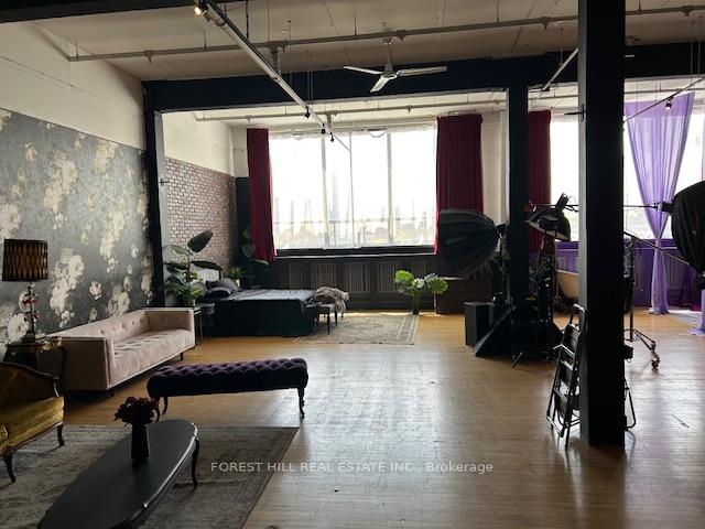 9 Davies Avenue 303, Toronto E01 — photo 4 of 5