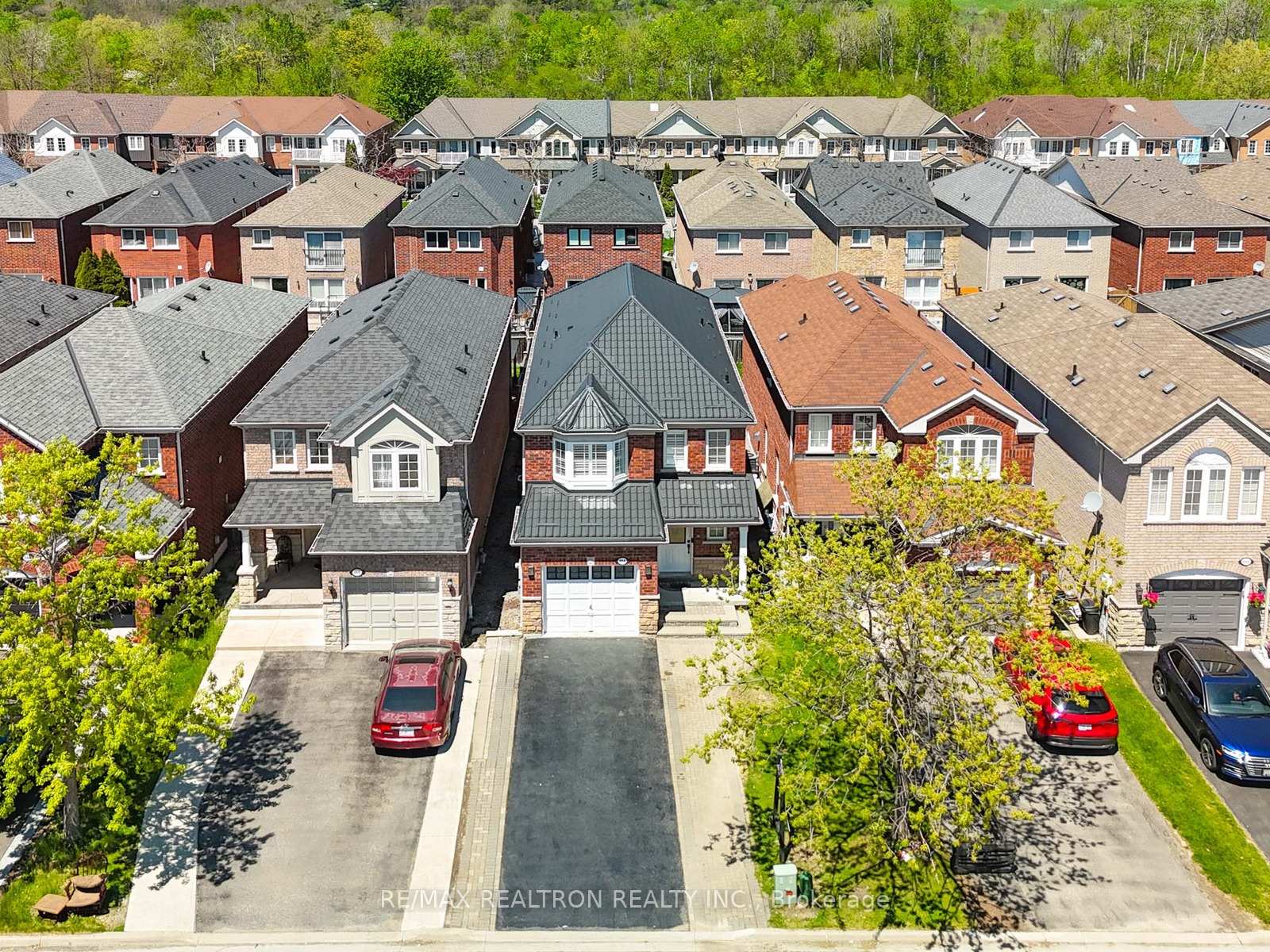 664 Sunbird Trail, Pickering, ON L1X 2X6 — Pickering, Ontario