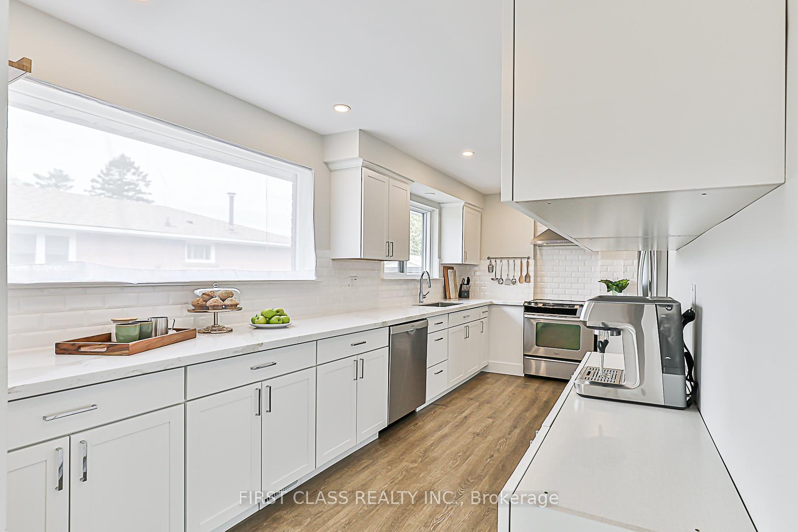 24 Fintona Avenue, Toronto E08 — photo 5 of 5