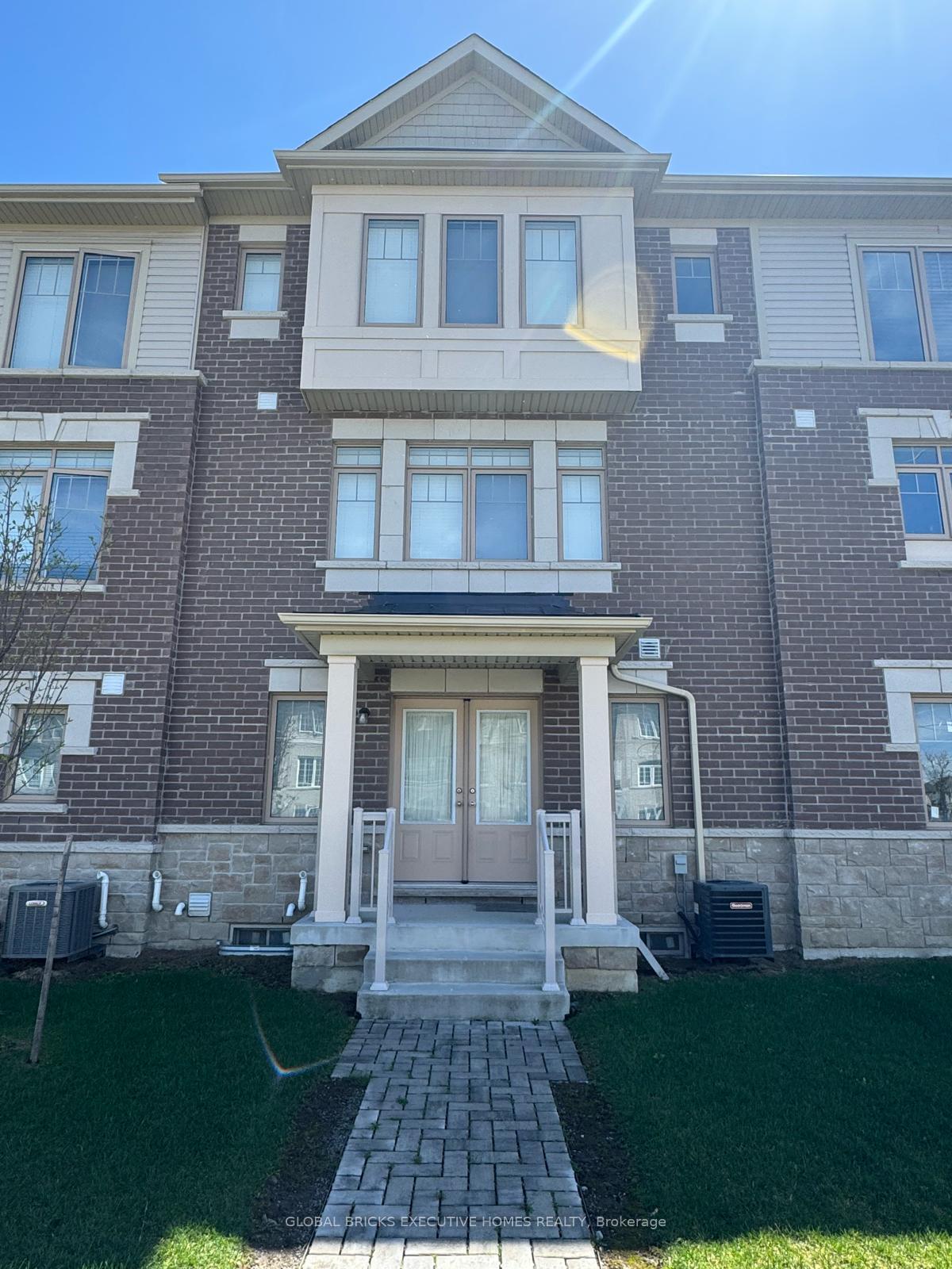 42 Ambereen Place E, Clarington — photo 2 of 5