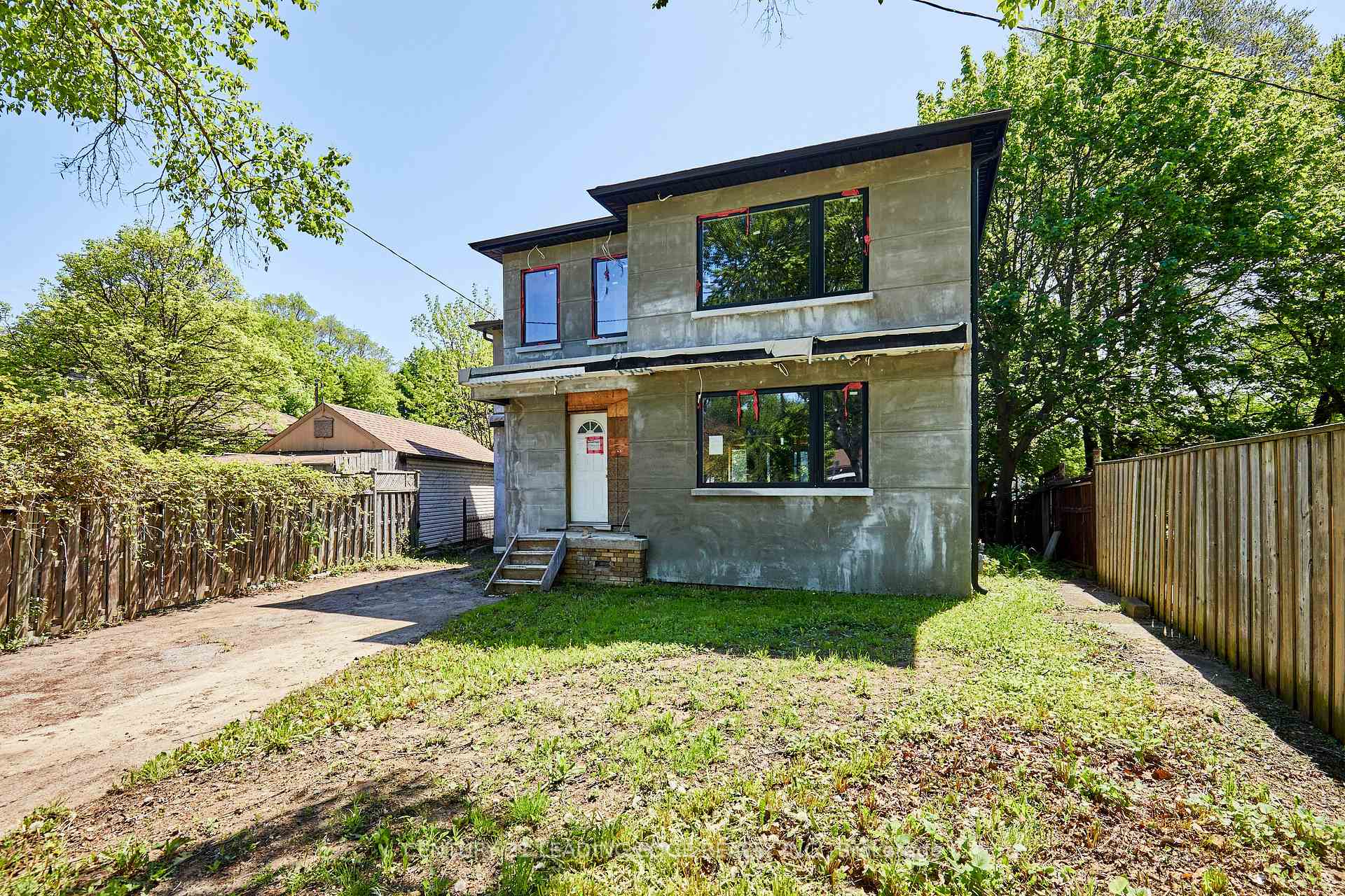 213 Phyllis Avenue, Toronto E08 — photo 4 of 5