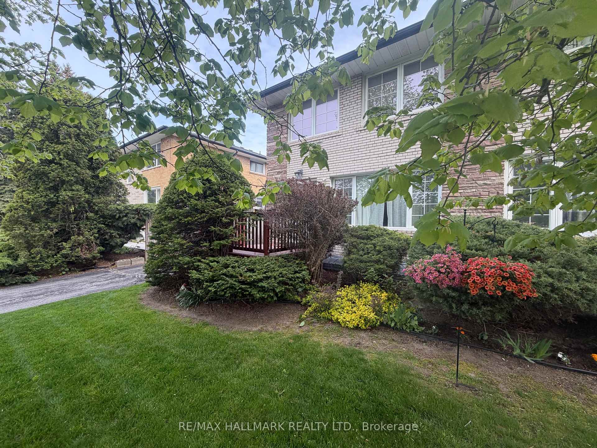 92 Guildwood Parkway, Toronto E08, ON M1E 1P3 — Toronto E08, Ontario
