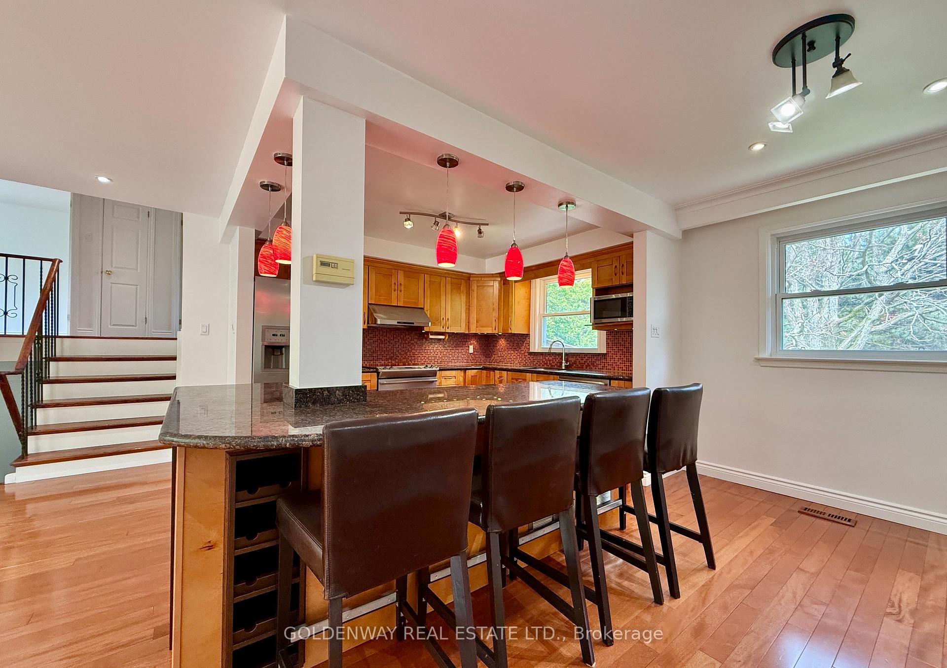 31 Rowatson Road, Toronto E08 — photo 3 of 5