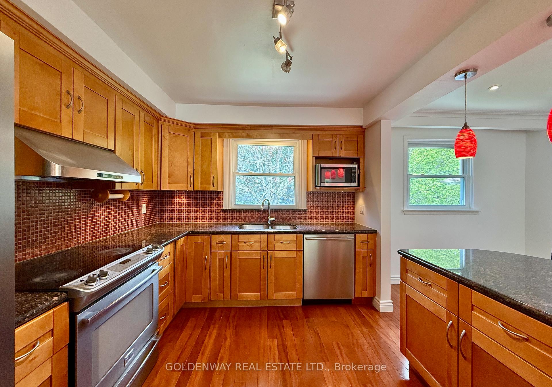31 Rowatson Road, Toronto E08 — photo 5 of 5