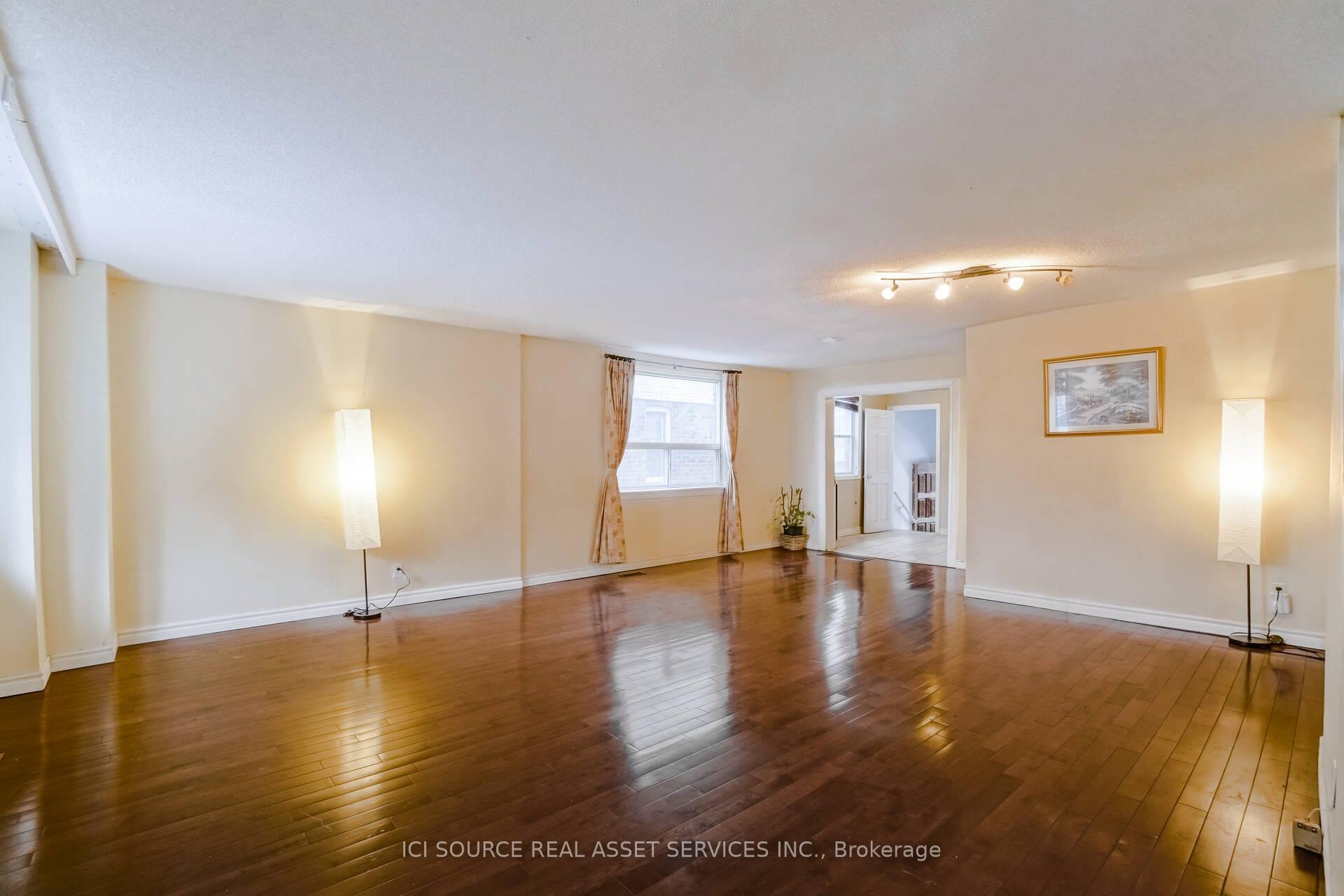 2609 Kingston Road Main Fl, Toronto E08, ON M1M 1M1 — Toronto E08, Ontario