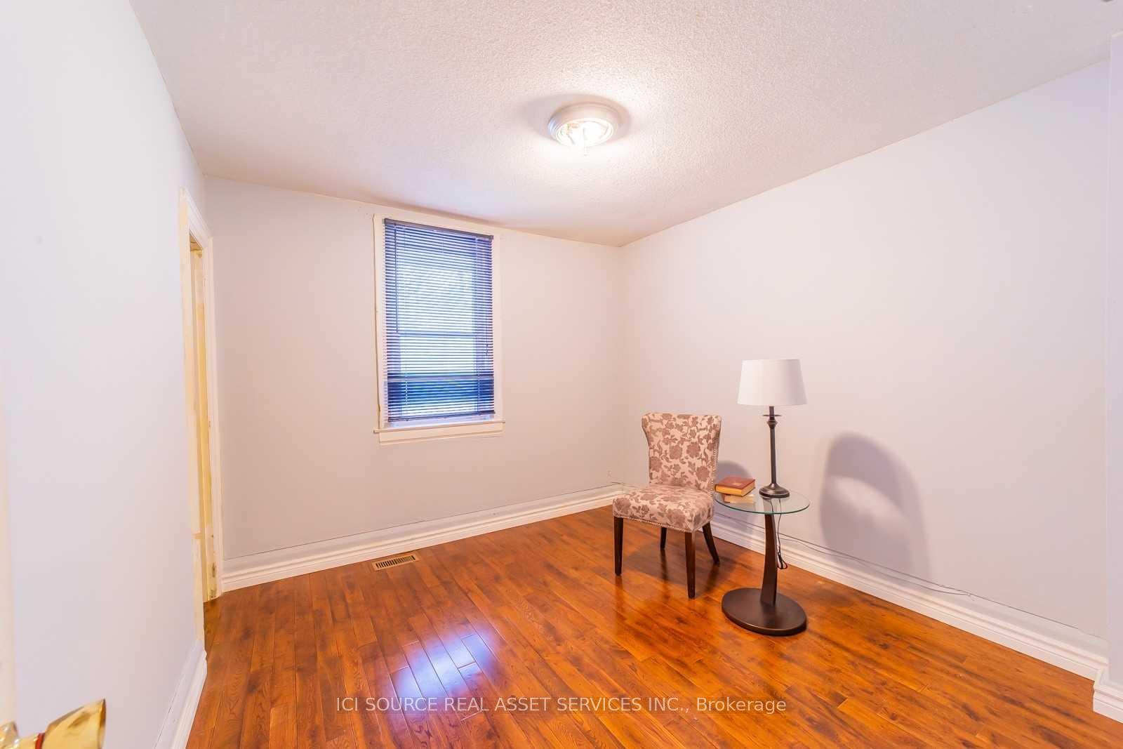 2609 Kingston Road Main Fl, Toronto E08 — photo 3 of 5