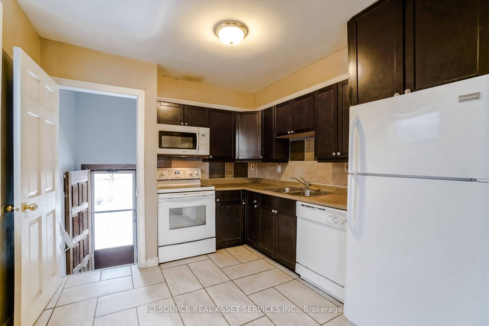 2609 Kingston Road Main Fl, Toronto E08 — photo 4 of 5