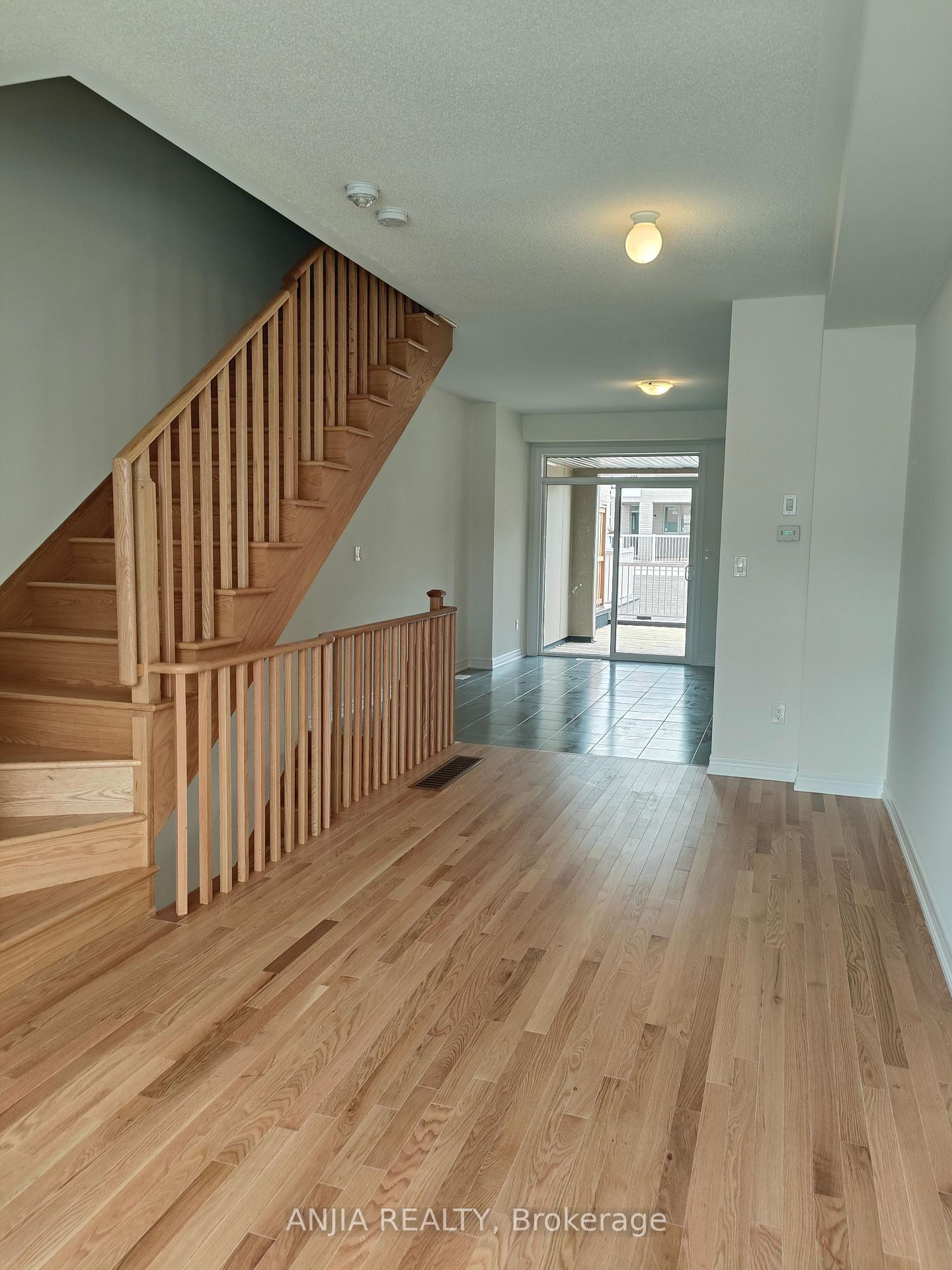 2863 Whites Road, Pickering — photo 5 of 5