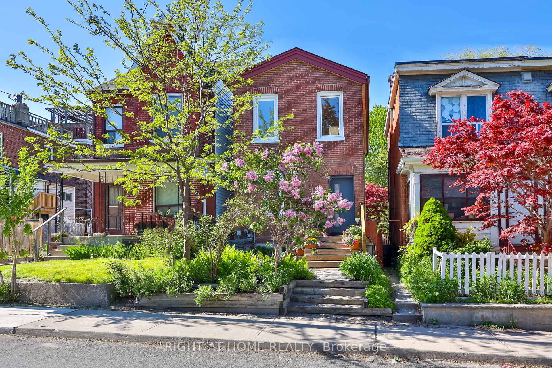 304 Riverdale Avenue, Toronto E01 — photo 2 of 5