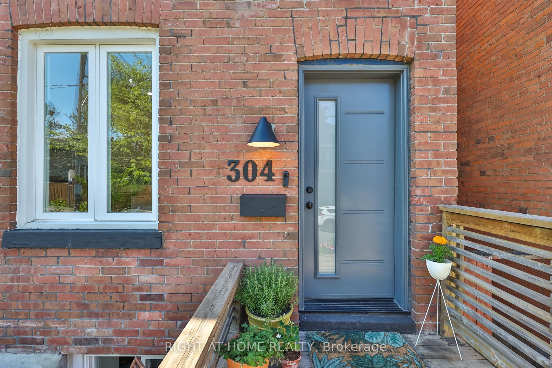 304 Riverdale Avenue, Toronto E01 — photo 3 of 5
