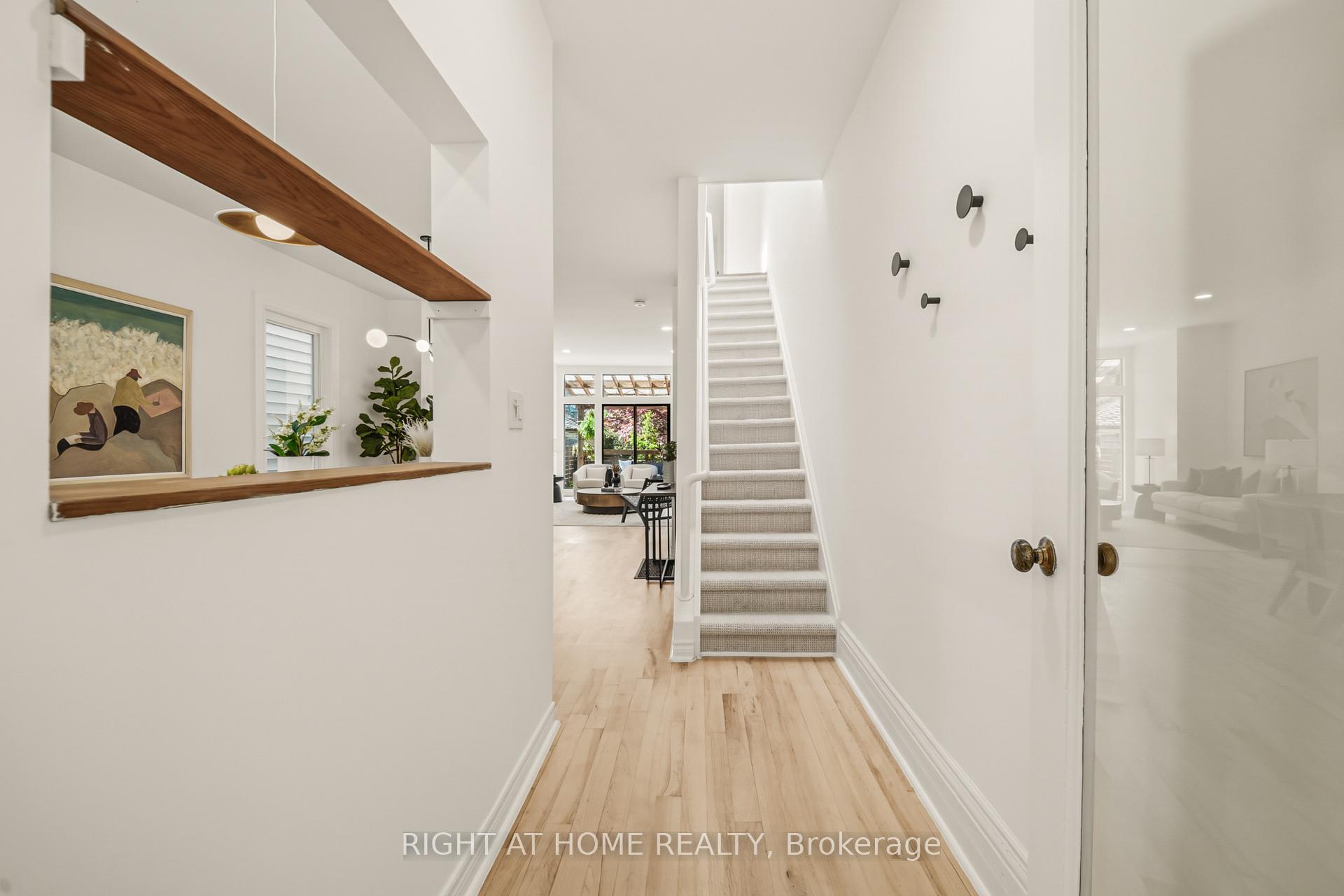 304 Riverdale Avenue, Toronto E01 — photo 4 of 5