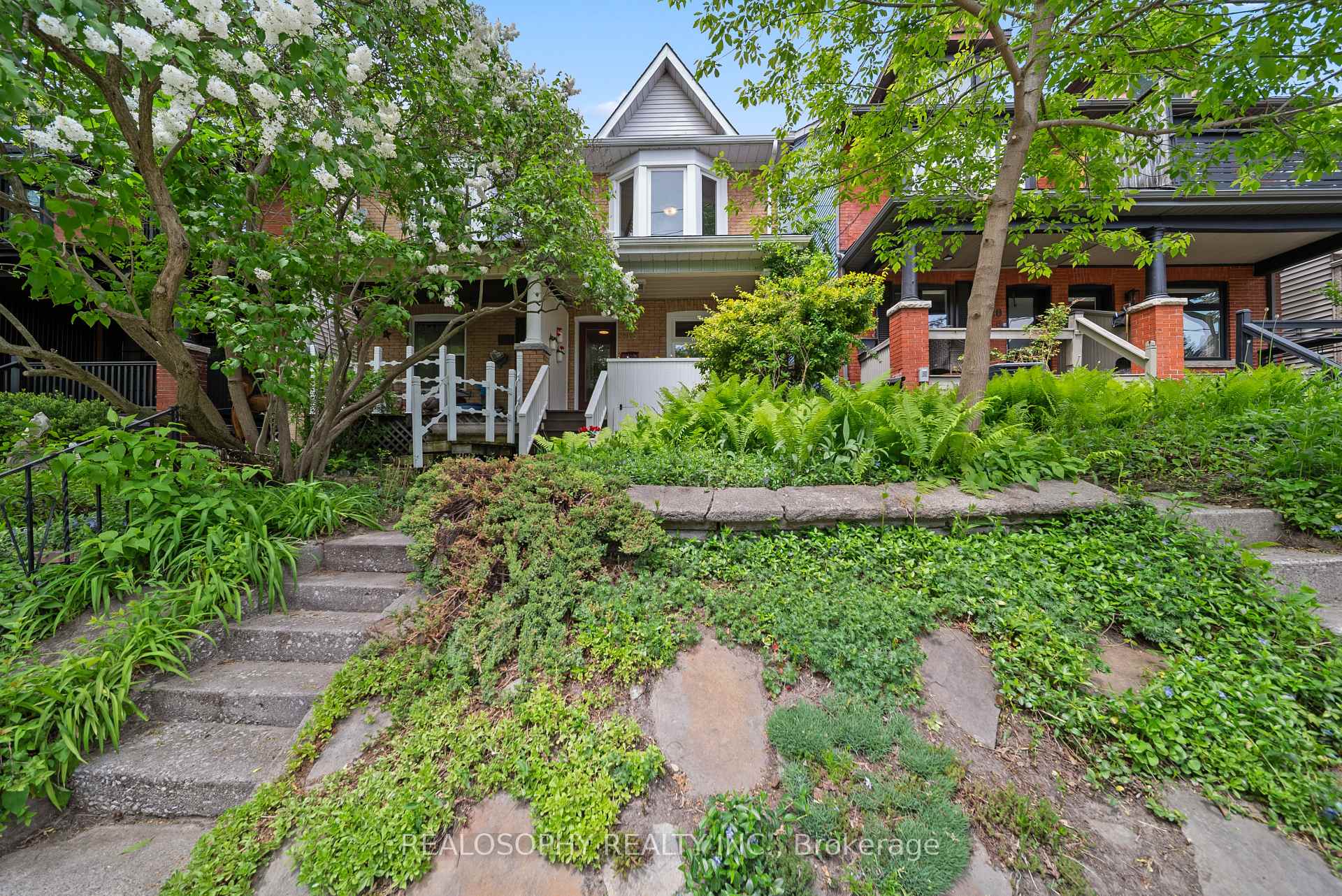 118 Ivy Avenue, Toronto E01, ON M4L 2H7 — Toronto E01, Ontario