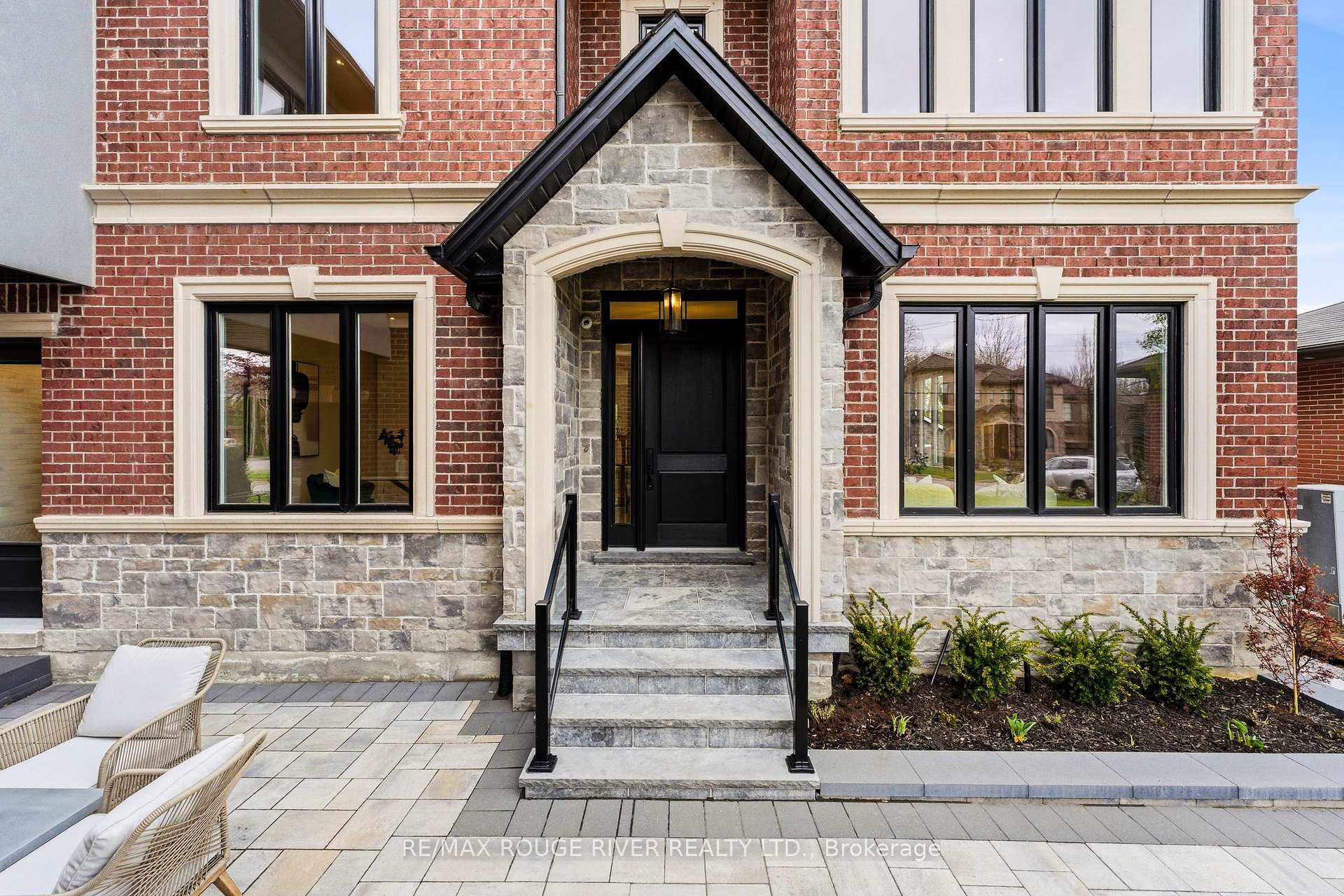 1411 Old Forest Road, Pickering — photo 4 of 5
