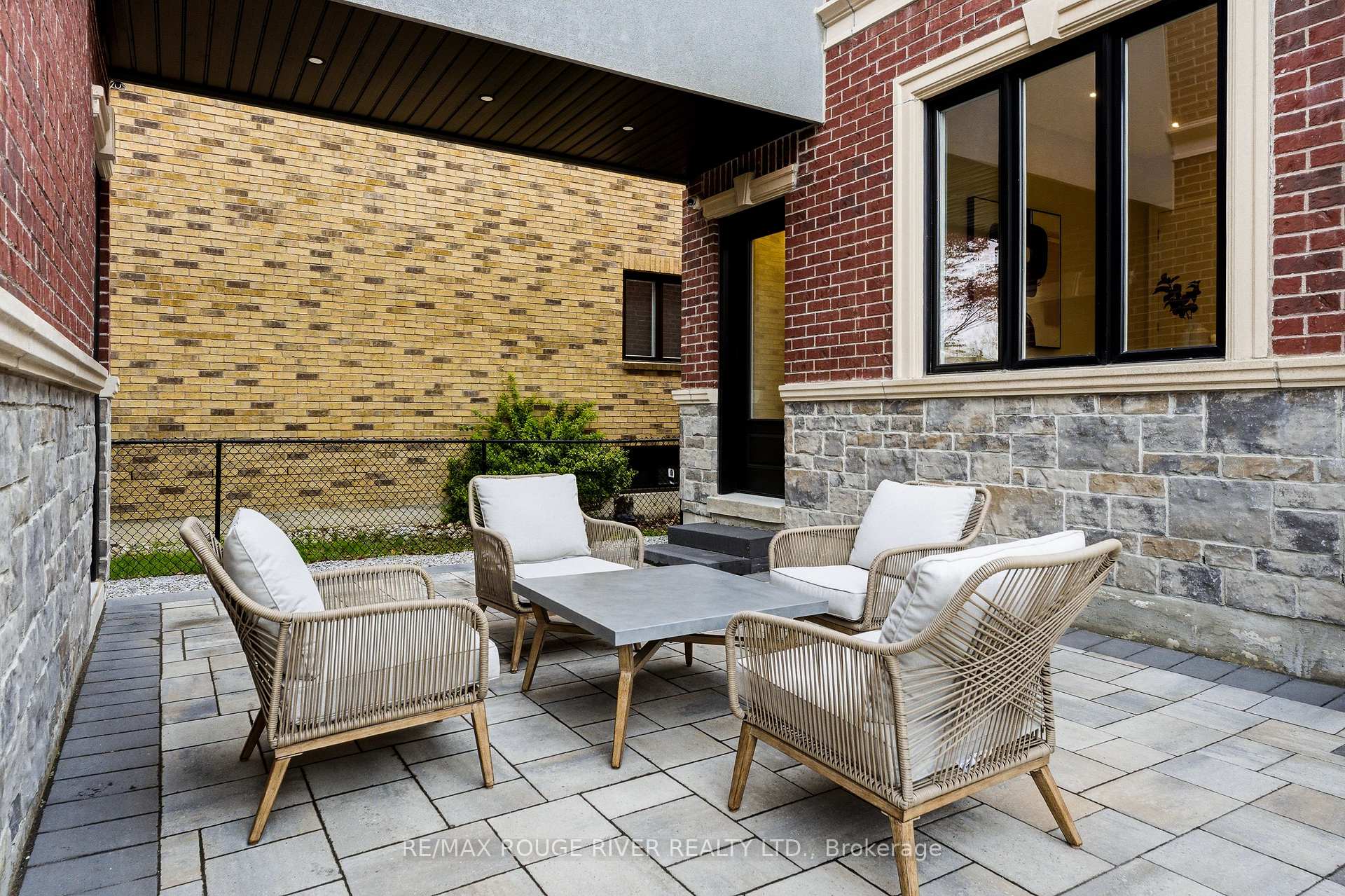 1411 Old Forest Road, Pickering — photo 5 of 5