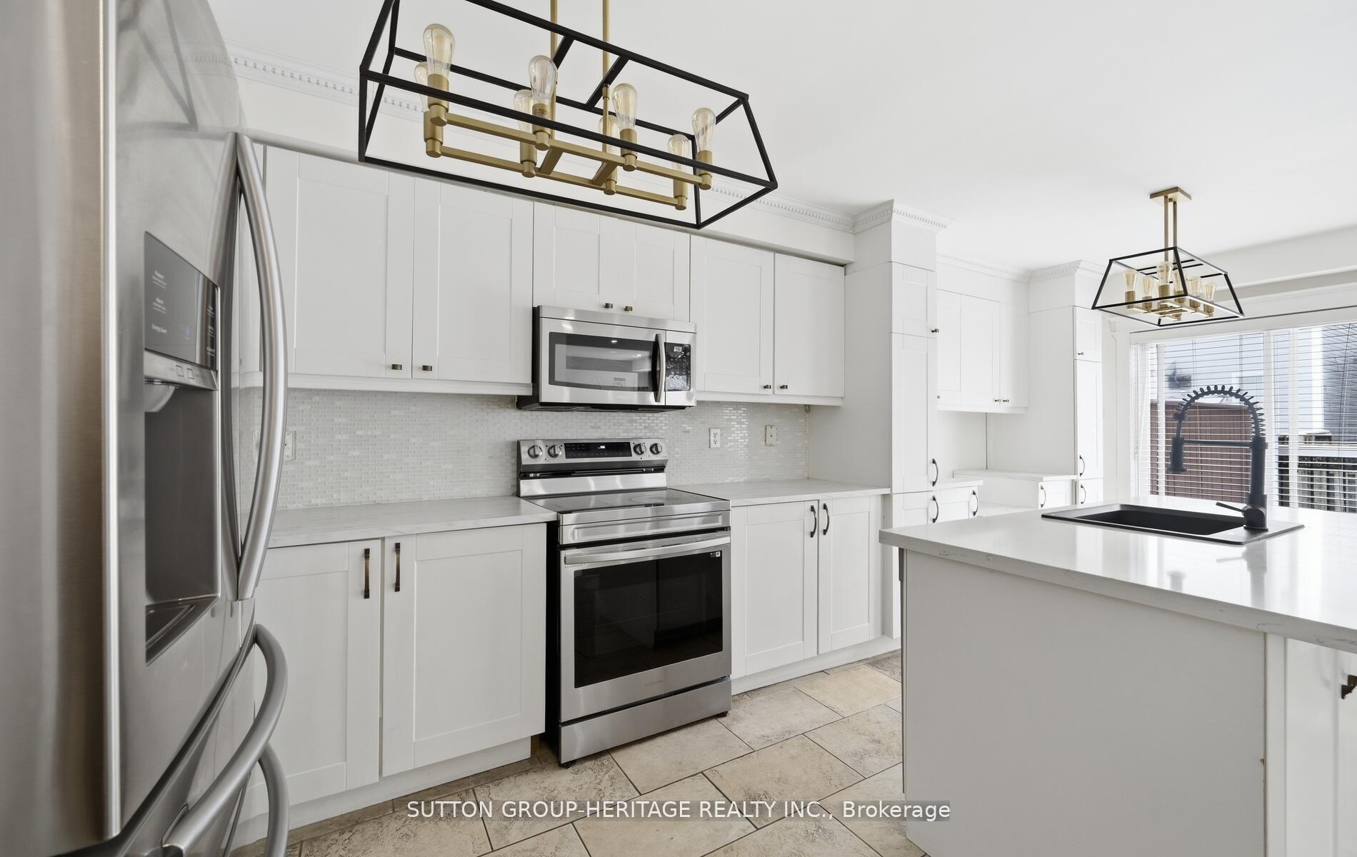 10 Greenhalf Drive, Ajax — photo 3 of 5