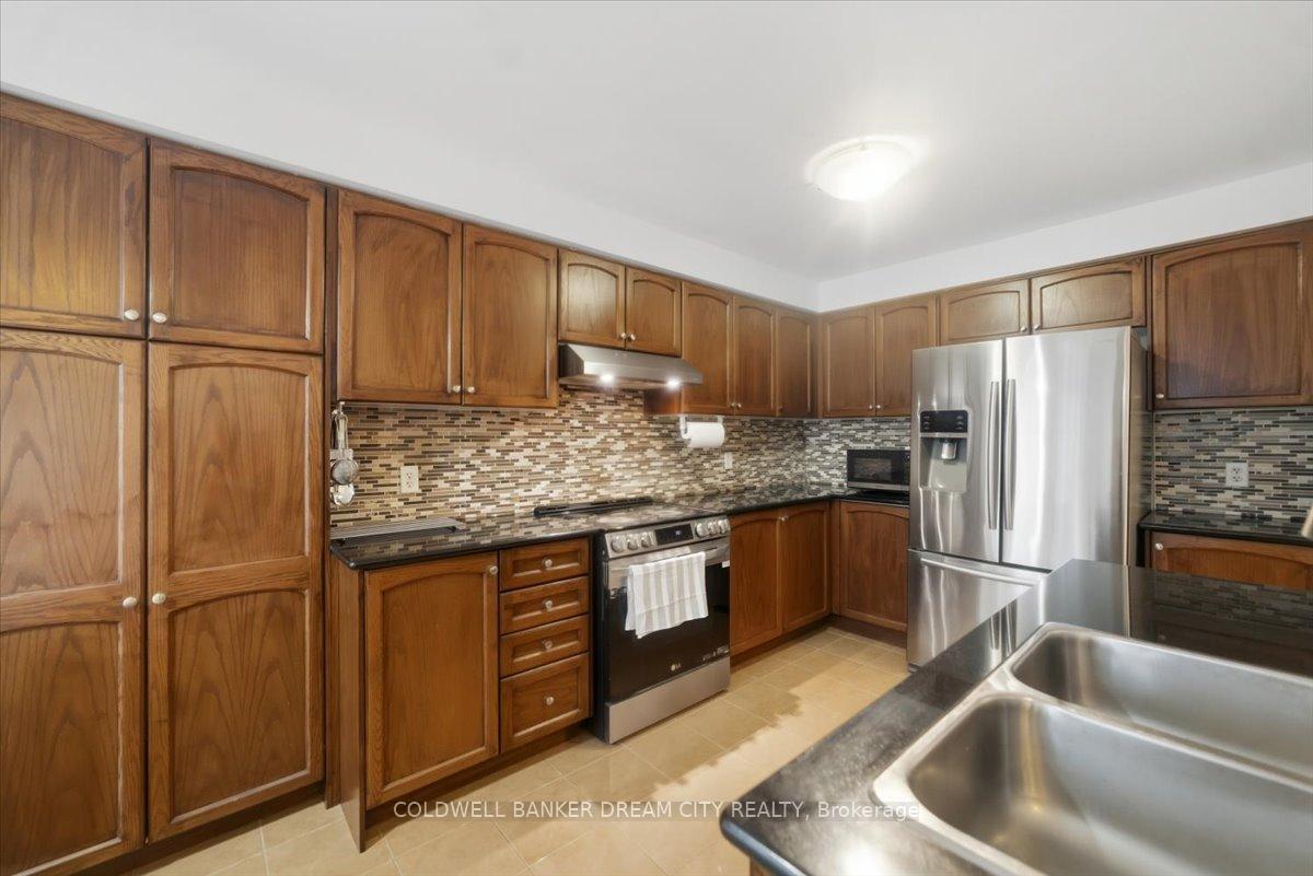 559 Midland Avenue, Toronto E08 — photo 4 of 5