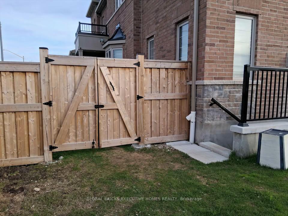 82 Jack Potts Way Basement, Clarington — photo 3 of 5