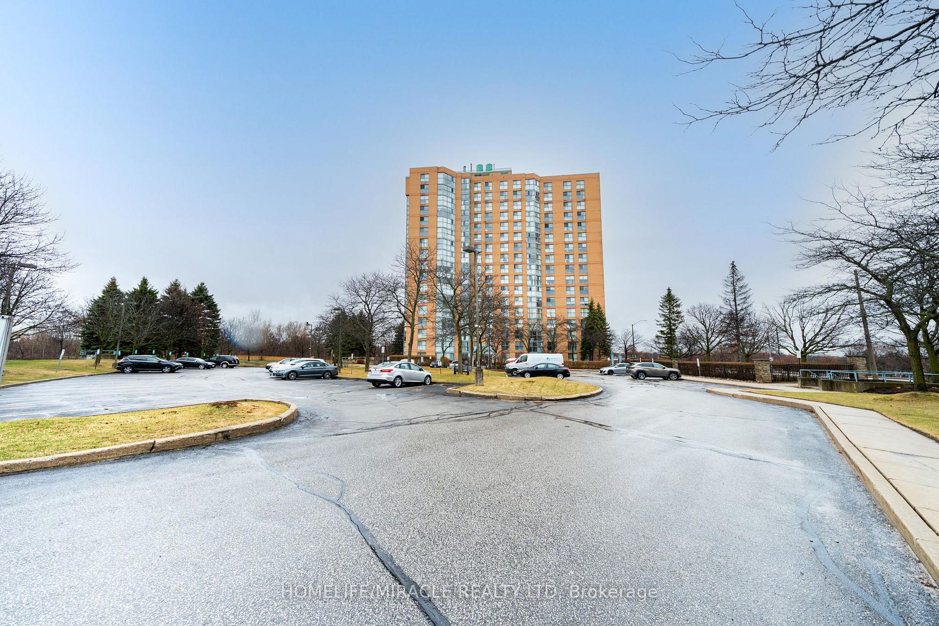 90 Dale Avenue 201, Toronto E08, ON M1J 3N4 — Toronto E08, Ontario