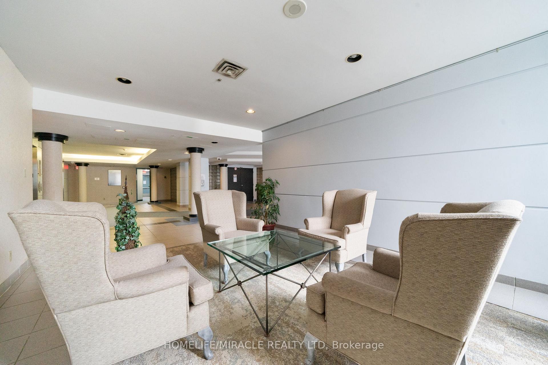 90 Dale Avenue 201, Toronto E08 — photo 4 of 5