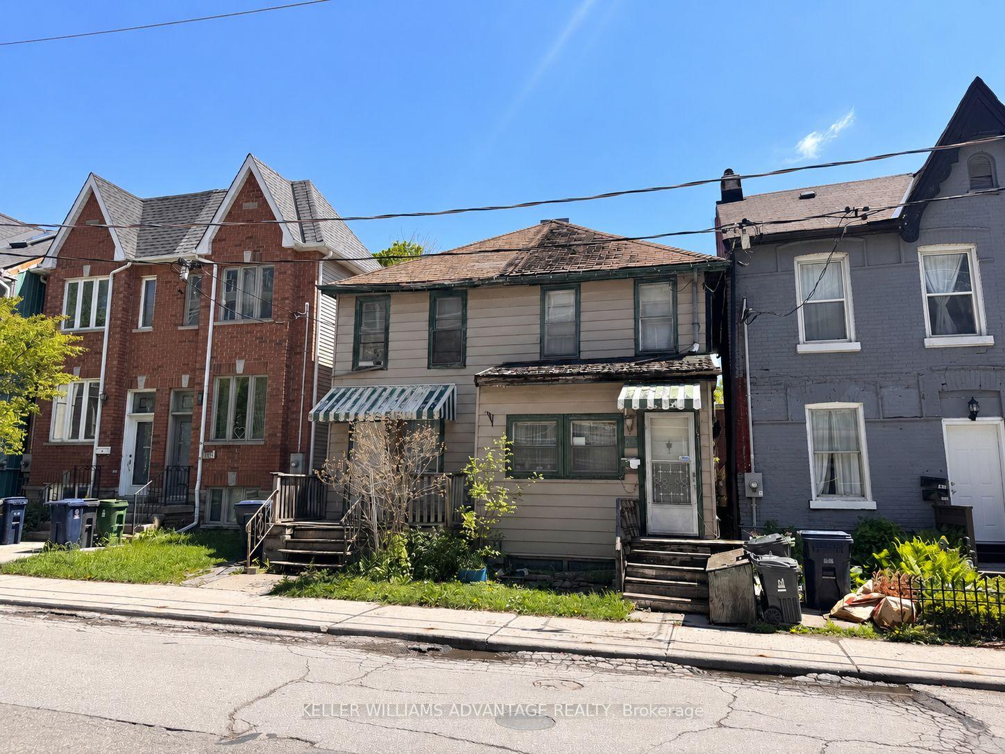 165 Logan Avenue, Toronto E01 — photo 3 of 5